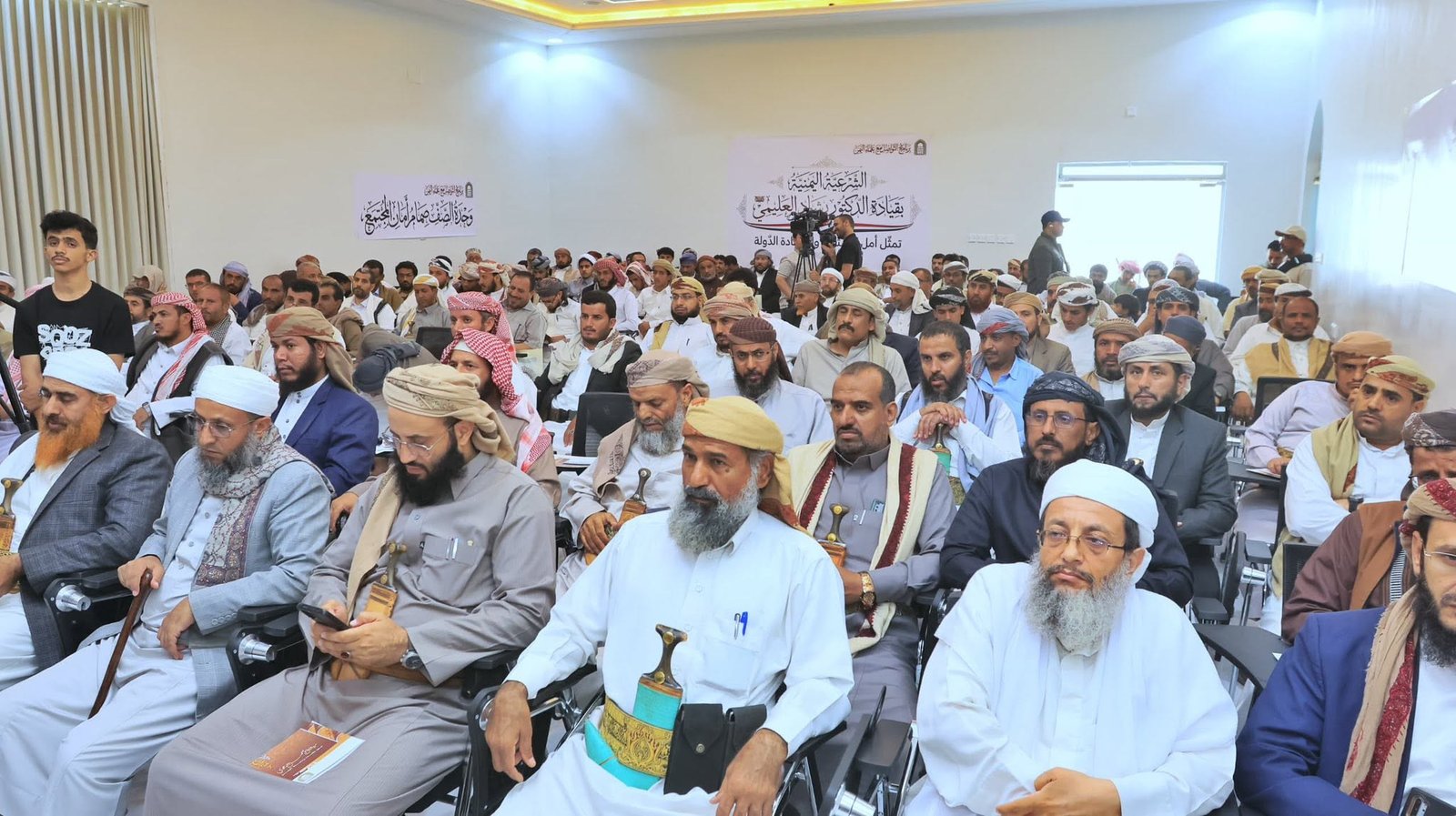 "الحوثي فئة ضالة مارقة".. بيان علمائي حاسم من معسكر الشرعية